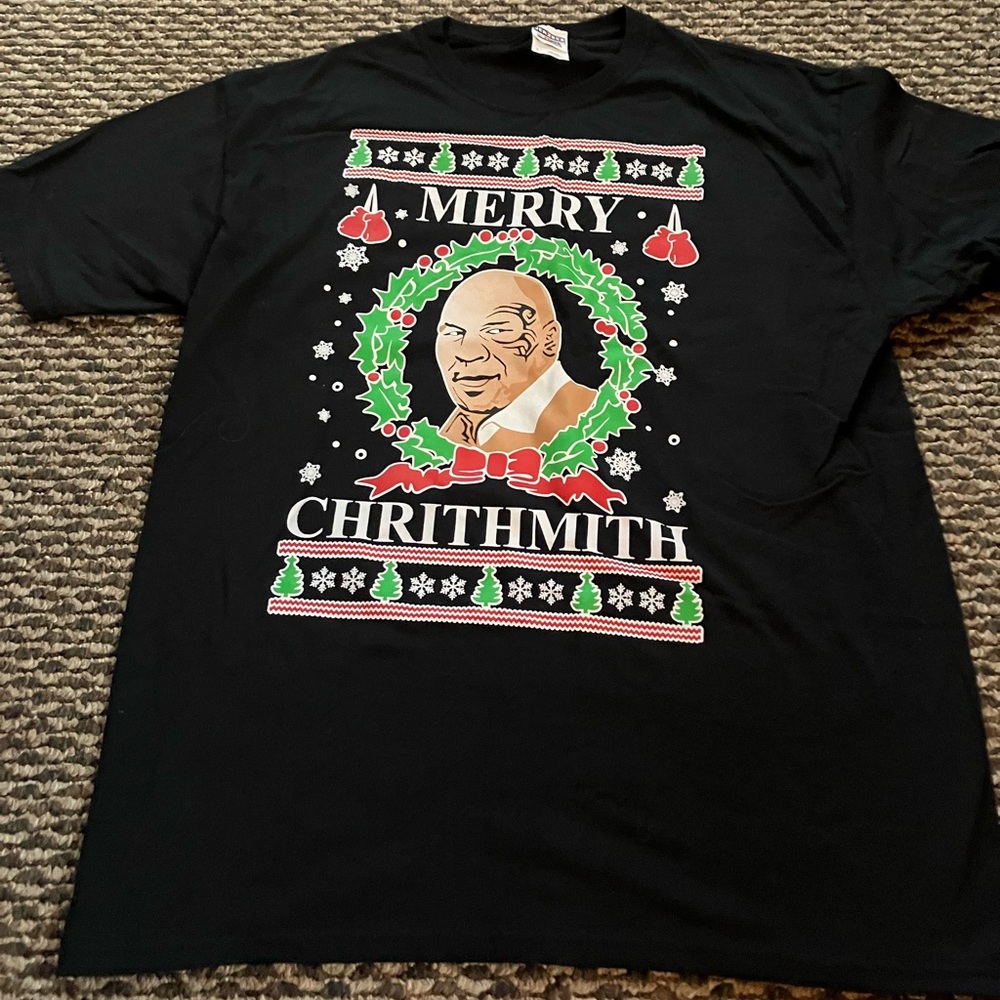 Men’s Christmas T-Shirt size Large color black like new